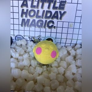 Lush THERE’S NO ROOM ON THE NICE LIST Bath Bomb